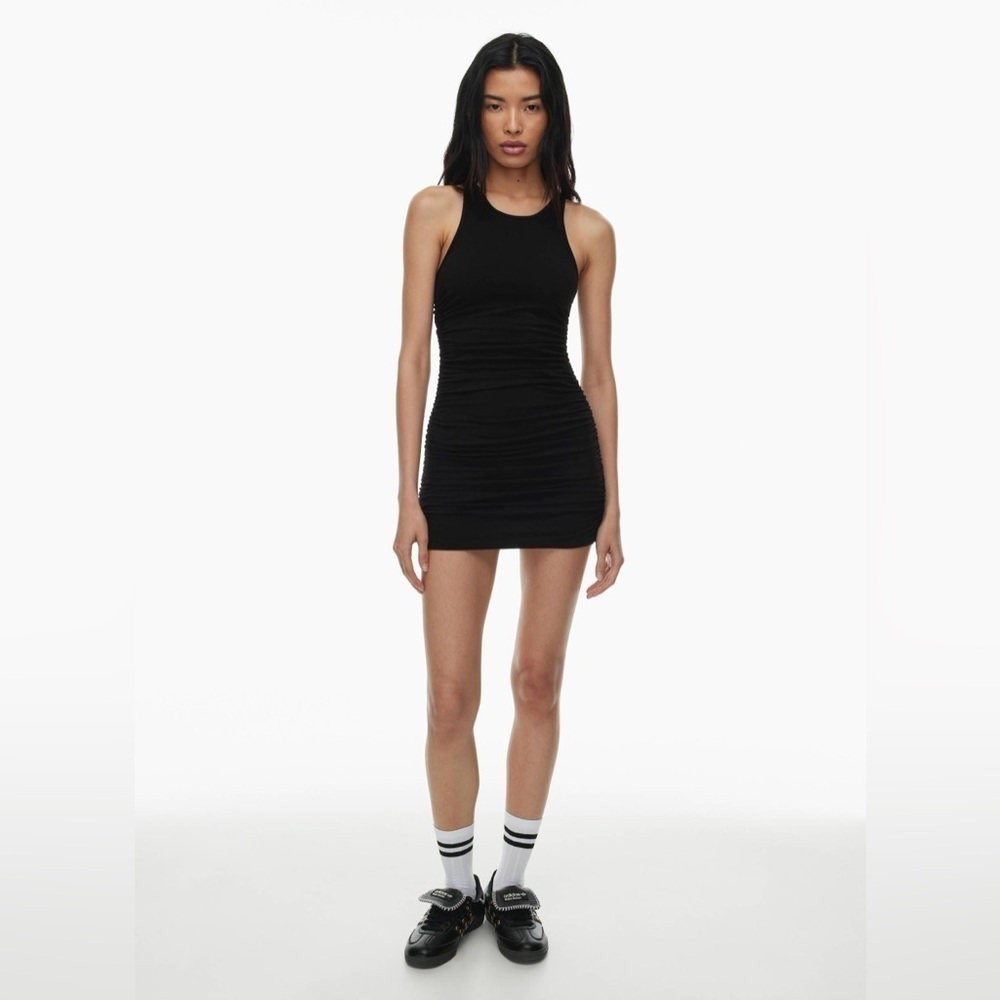 Aritzia TNA 90’s Bodycon Ruched Mini Dress in Black Size M